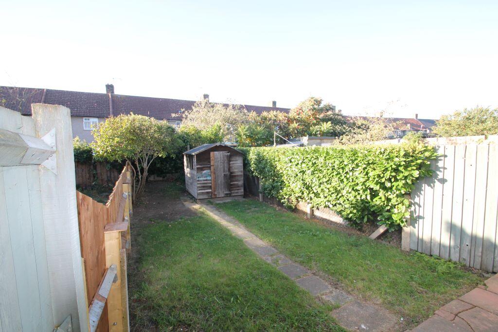 Rowdowns Road, Dagenham